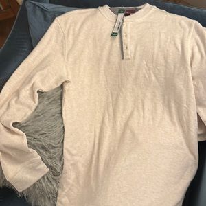 New with tags, Alesbury Thermal Henley, off white with grey trim, size XL-Tall